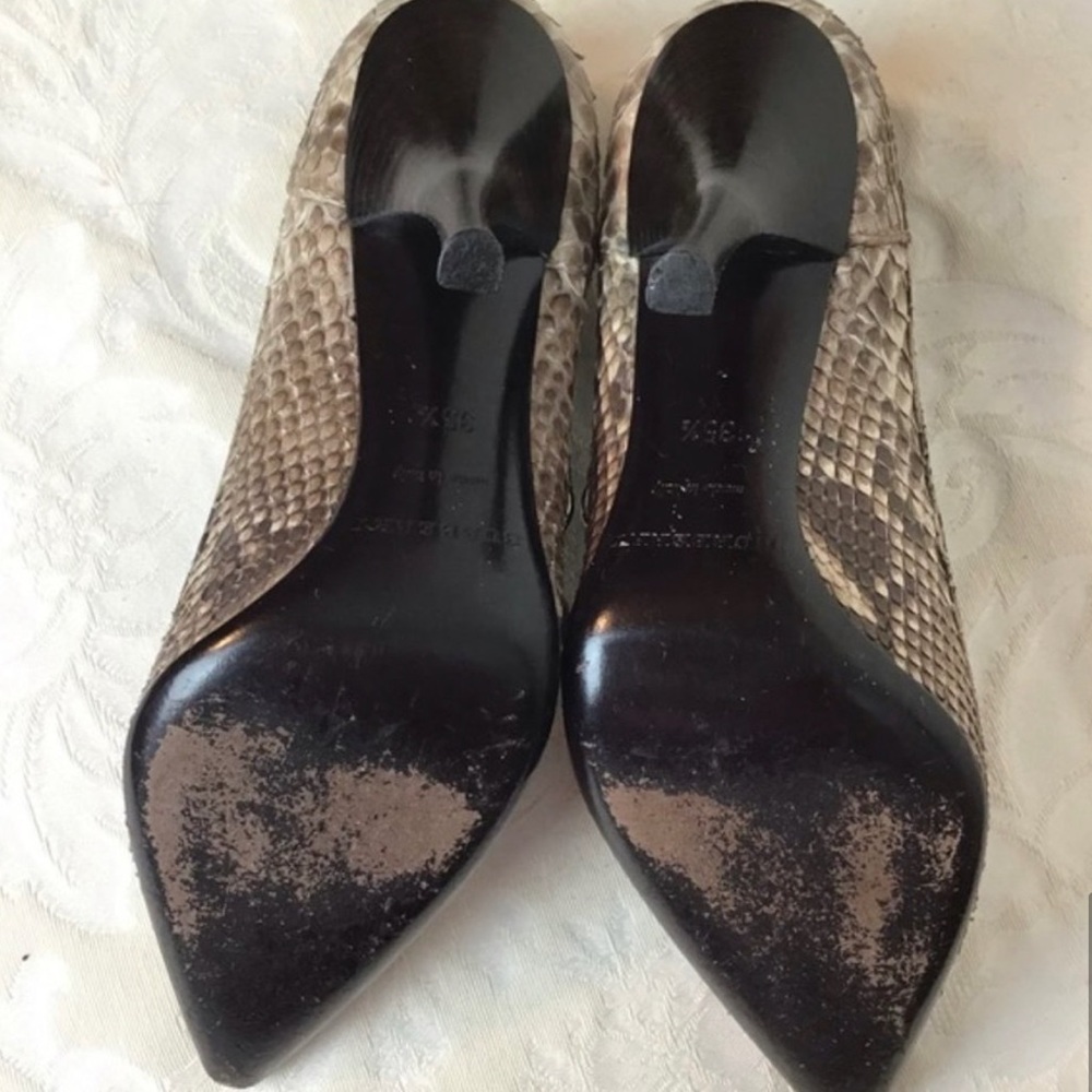 BURBERRY Snakeskin Pointed Toe Pumps Heels